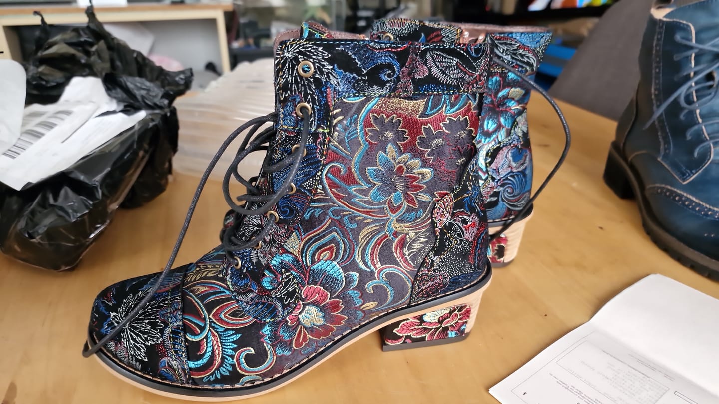 Customer photo review of Comfortable Genuine Leather Laces Zipper Ankle Boots