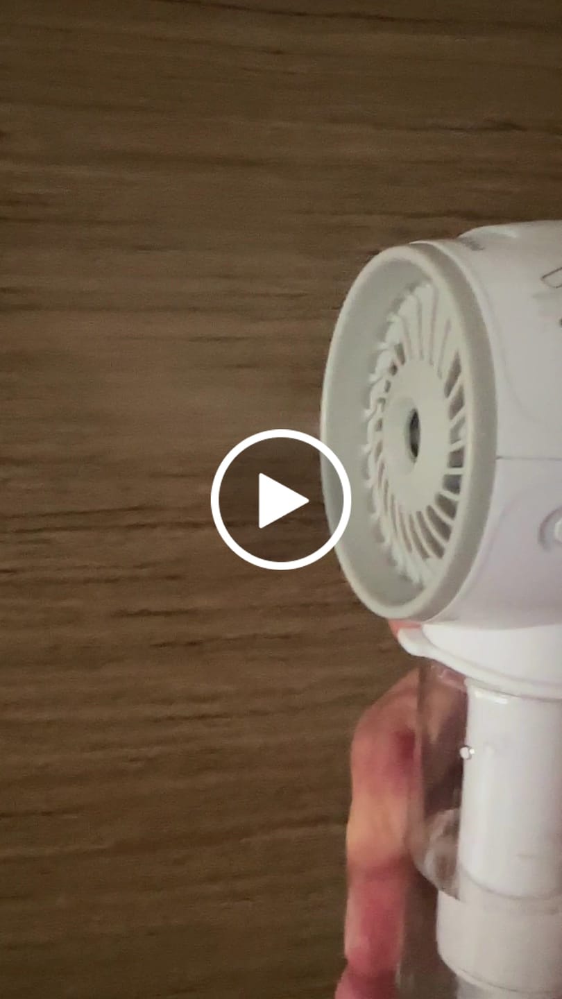 Customer video review of izzCool 10 - Handheld Air Conditioner Fan (2,600mAh - WHITE)