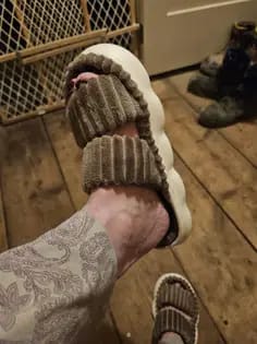 Customer photo review of PUFFY CLOUD SLIDES - 50% OFF