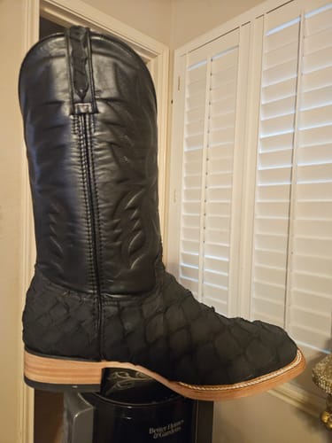 Customer photo review of Matte Black - Genuine Pirarucu Fish Boots