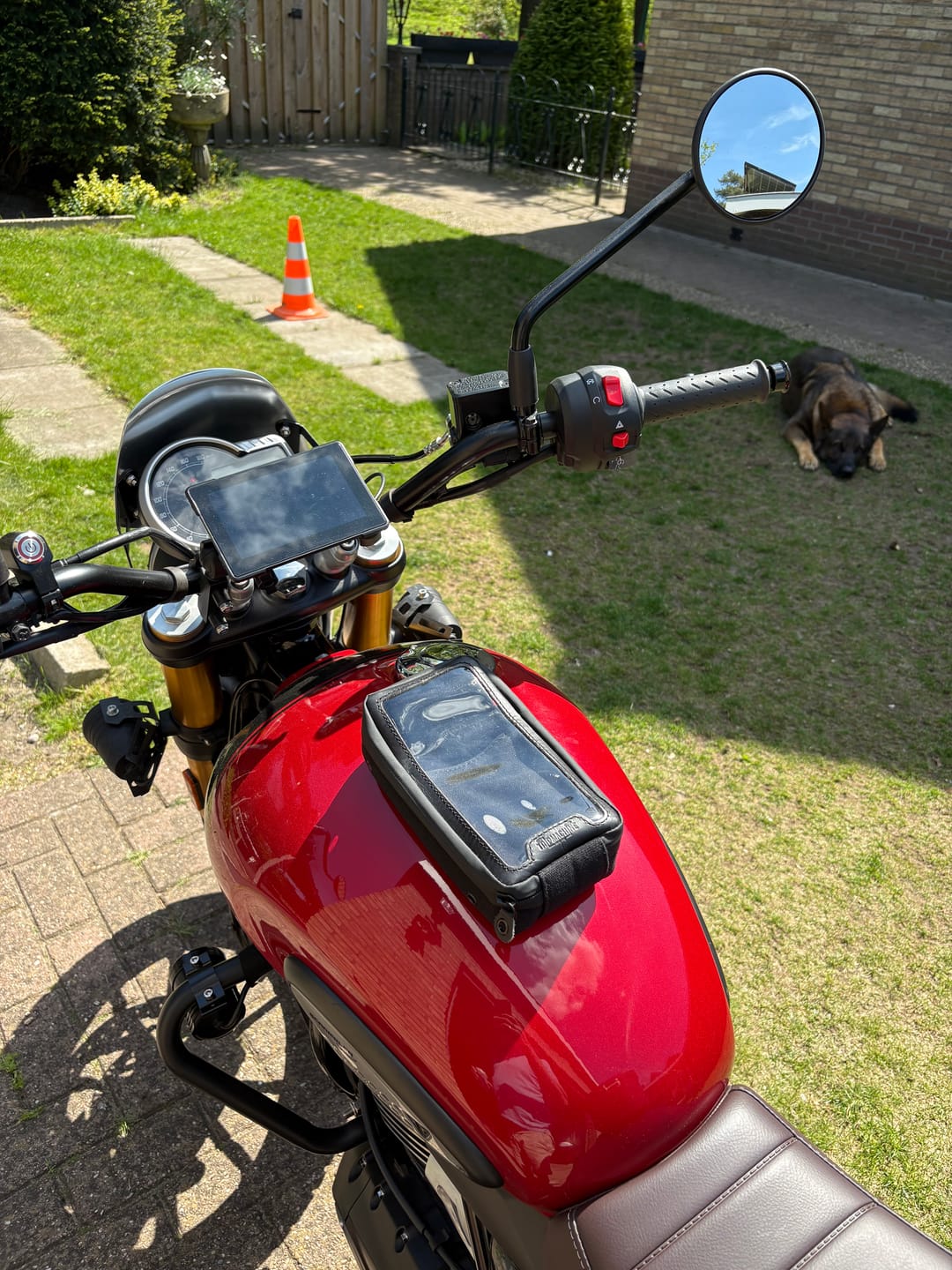 Customer photo review of navigator