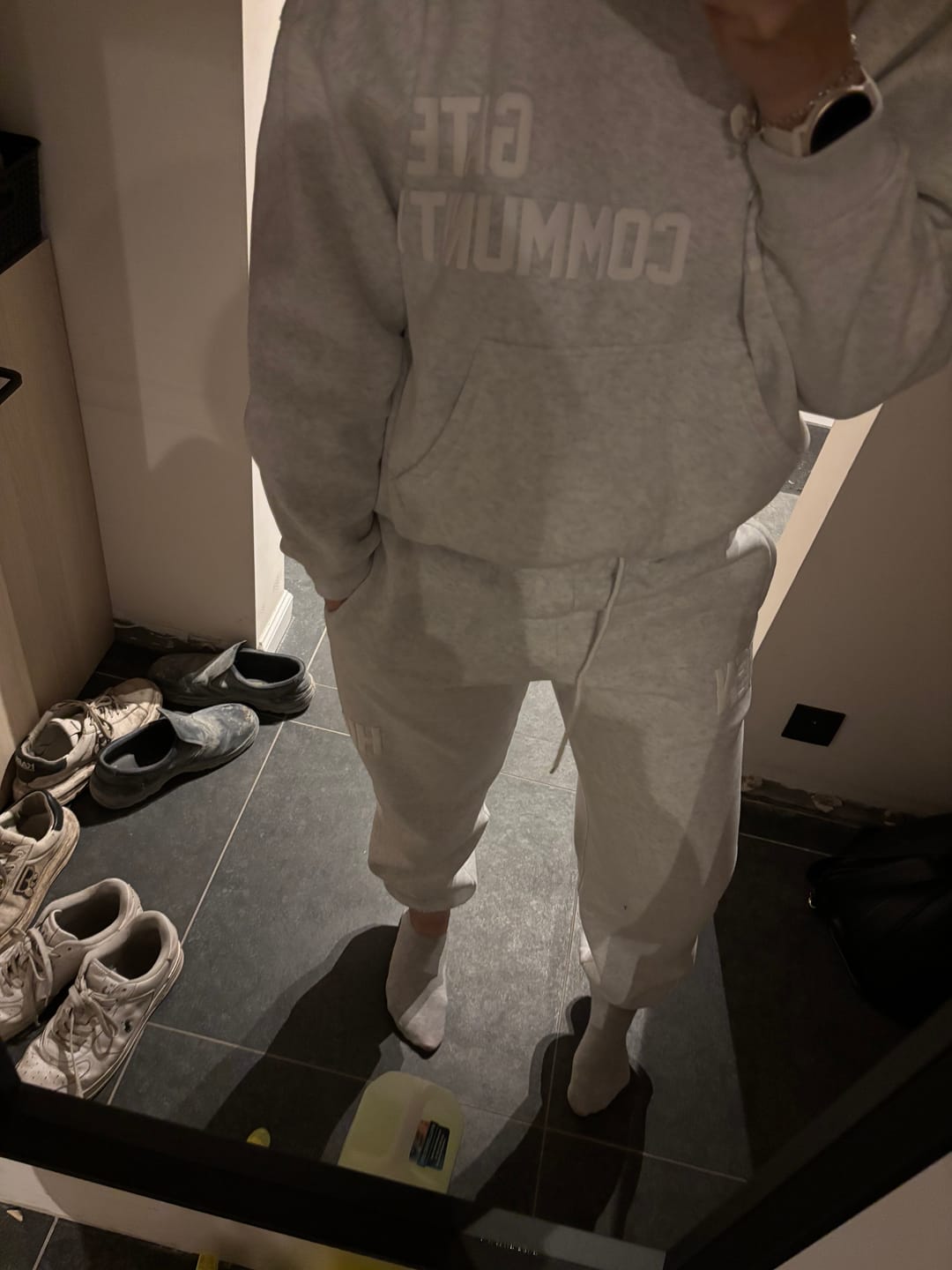 Avis client avec photo sur le PANTALON DE SPORT « GATED COMMUNITY » GRIS CLAIR