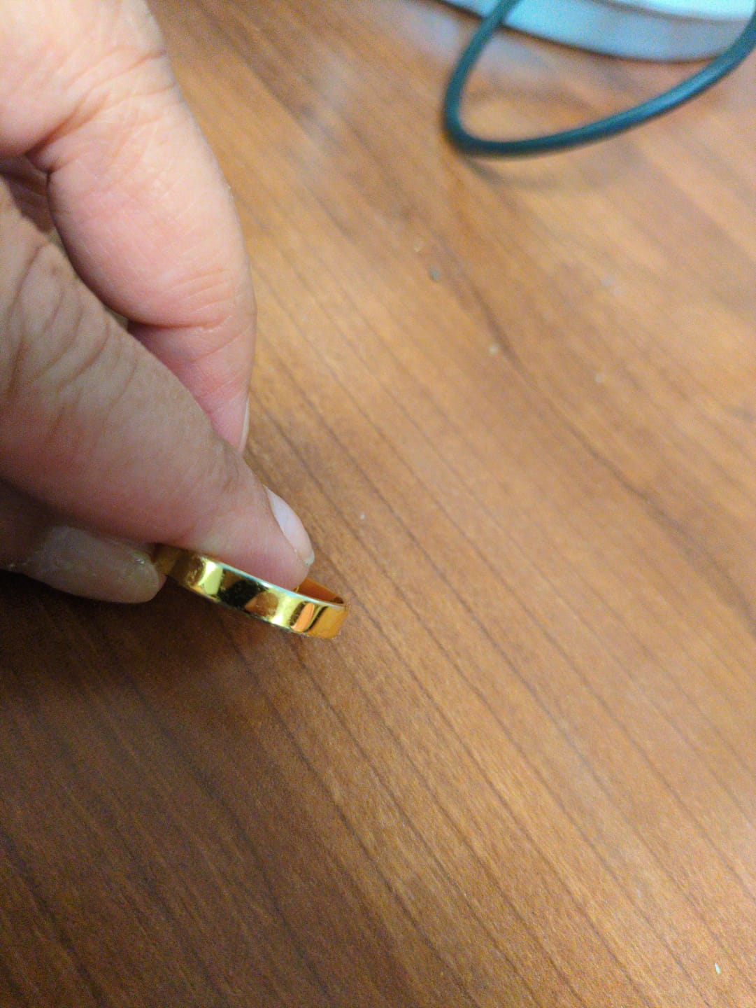 Customer photo review of Pat Minimalist Ring (4mm)