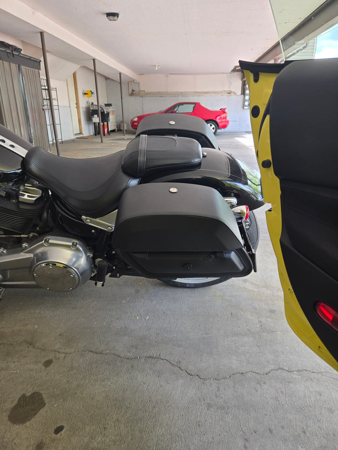Customer photo review of 28L - Pantheon Medium Quick Mount Motorcycle Saddlebags For Harley Softail Fat Boy FLFB/S