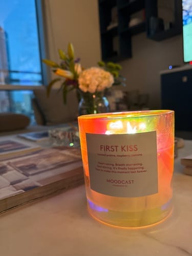 Customer photo review of First Kiss - 3-Wick Candle