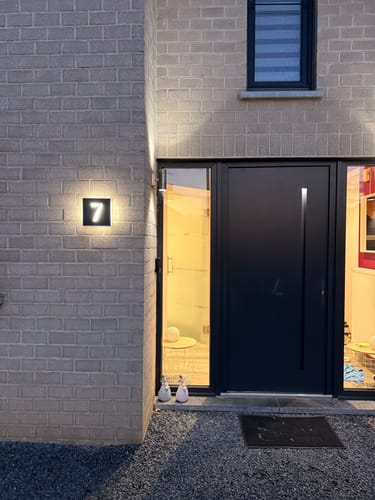 Customer photo review of Numero civico luminoso modello Lux Square