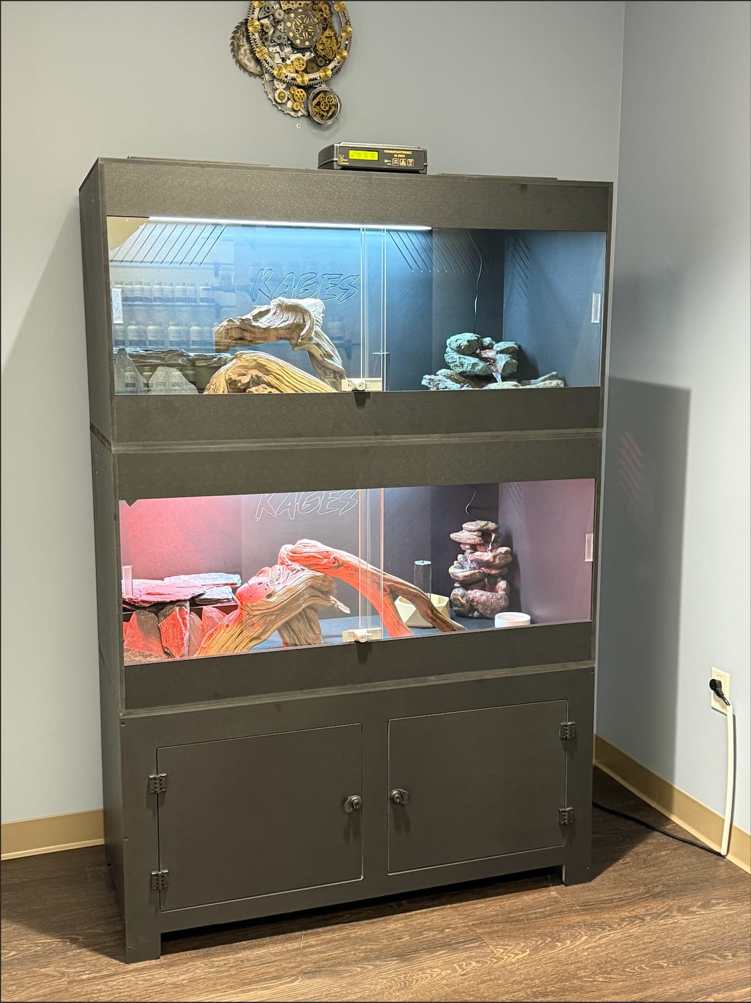 Customer photo review of 48"x24"x24" / 4'x2'x2' Premium PVC Reptile Enclosure