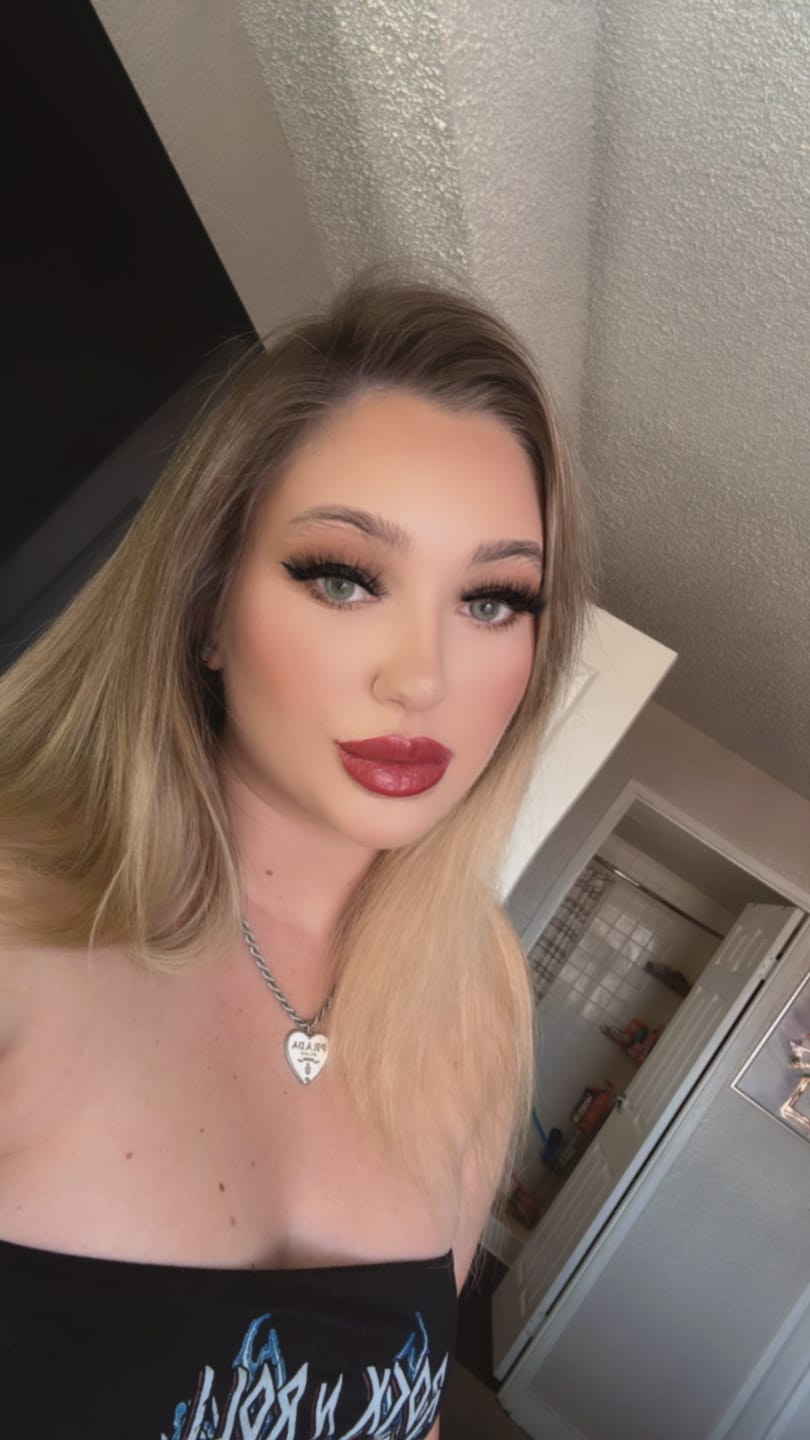 Customer photo review of DNA Taylor Blue Gray Prescription Coloured Contact Lenses