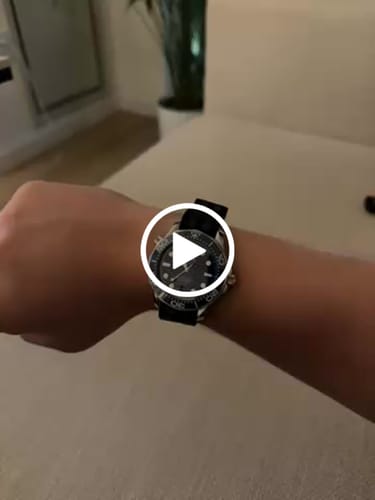 Customer video review of Blue Bond Nylon Watch Strap