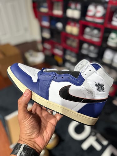 Customer photo review of Air Jordan 1 Retro High OG "Rare Air" - Men's
