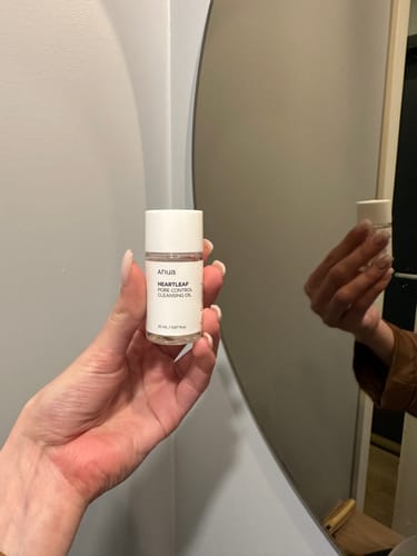 Alise B. review of Hidrofīlā eļļa dziļai poru attīrīšanai Anua Heartleaf Pore Control Cleansing Oil image 1 out of 1