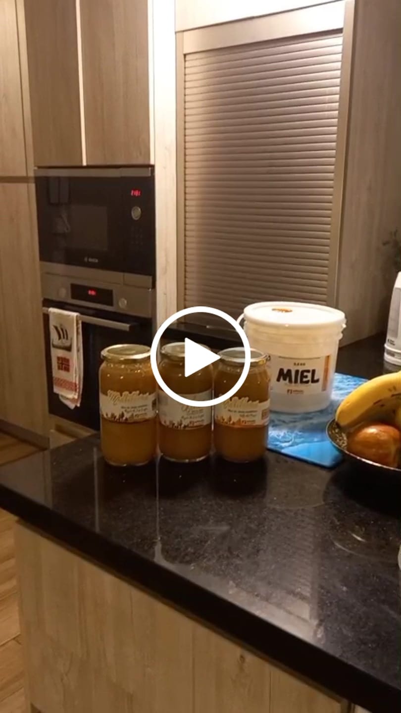 Customer video review of Miel Multiflora Región de Los Lagos 1,3kg