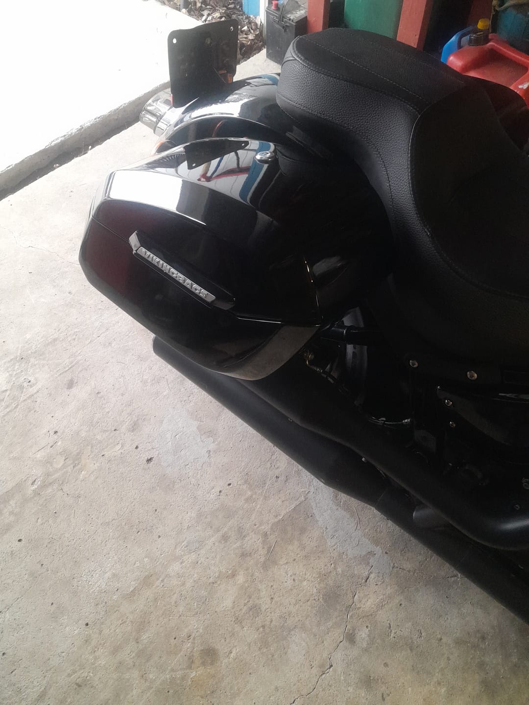 Customer photo review of 32L - Darkin Large Quick Mount Painted Hard Saddlebags for Harley Softail Low Rider S FXLRS