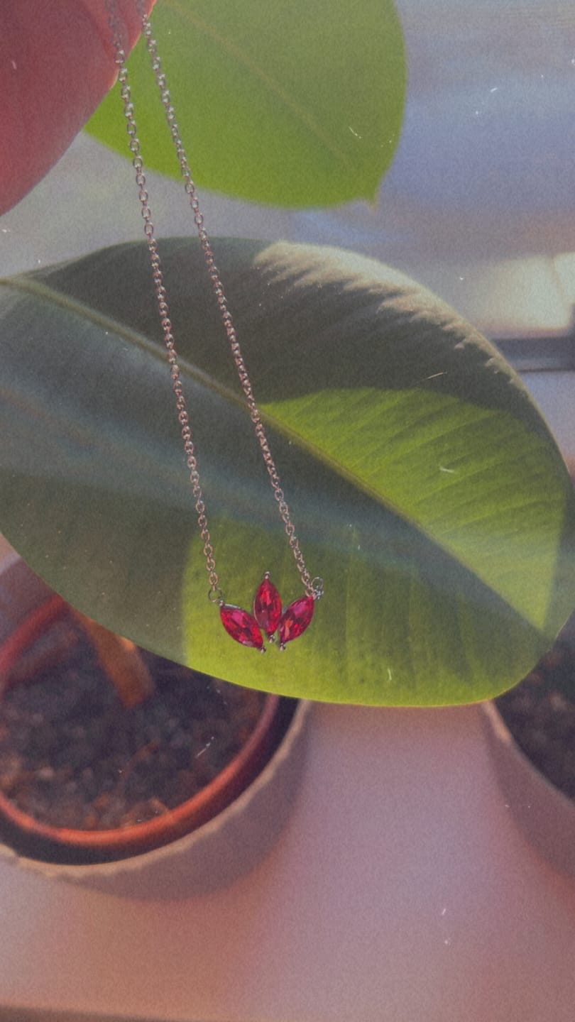 Customer photo review of Lotus Halskette | 18K vergoldet