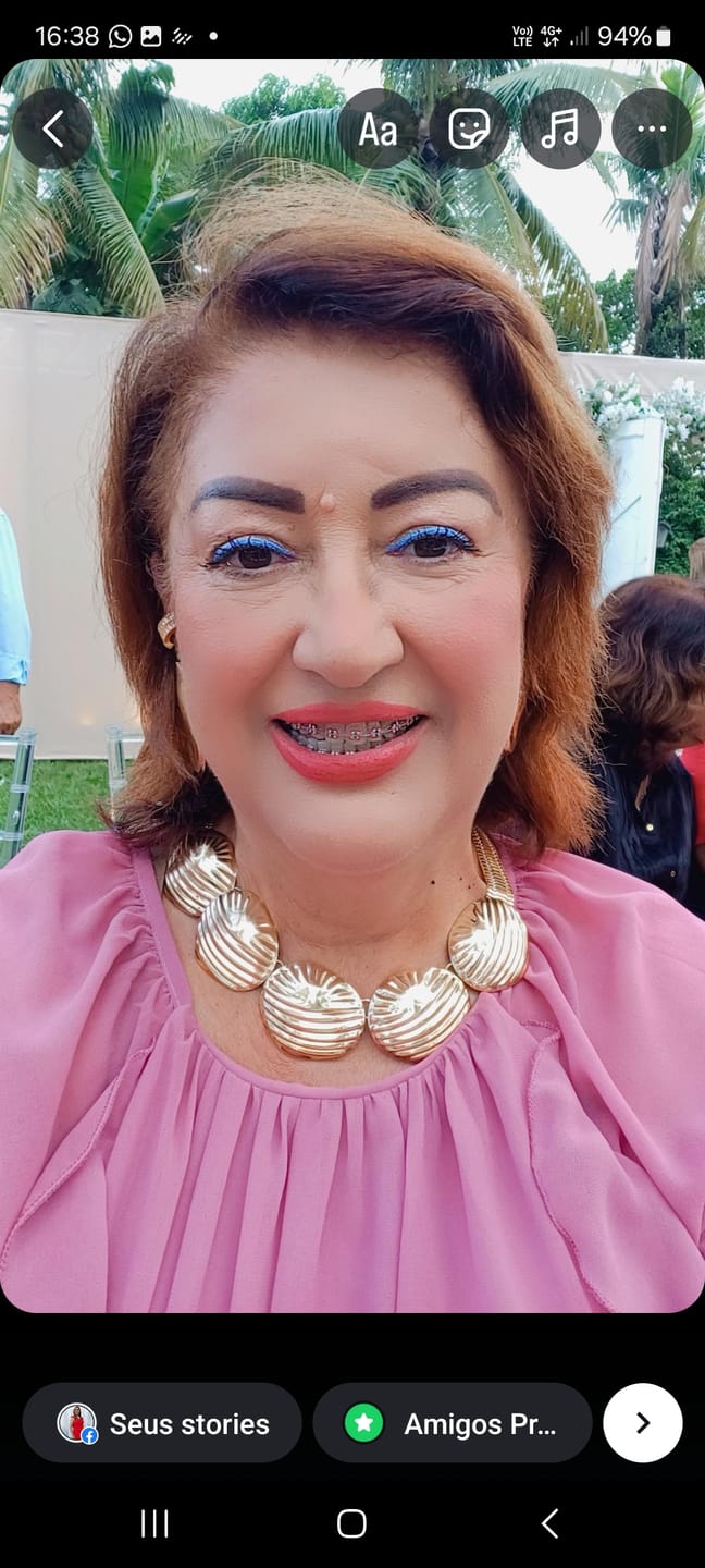 Customer photo review of KIT ICONIC LIPS | 305 PAPARAZZI
