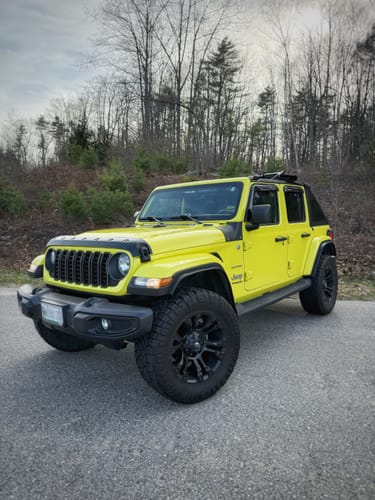 Customer photo review of Aftermarket 2024 JL/JT Grille