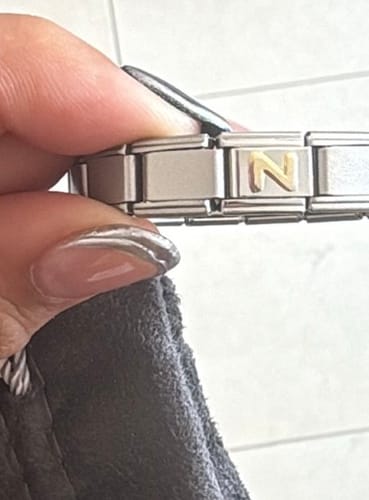 Customer photo review of Charm Inicial Dorada