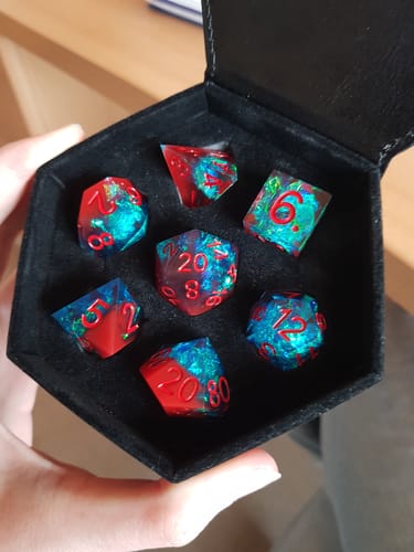 Customer photo review of Hexagon-Etui