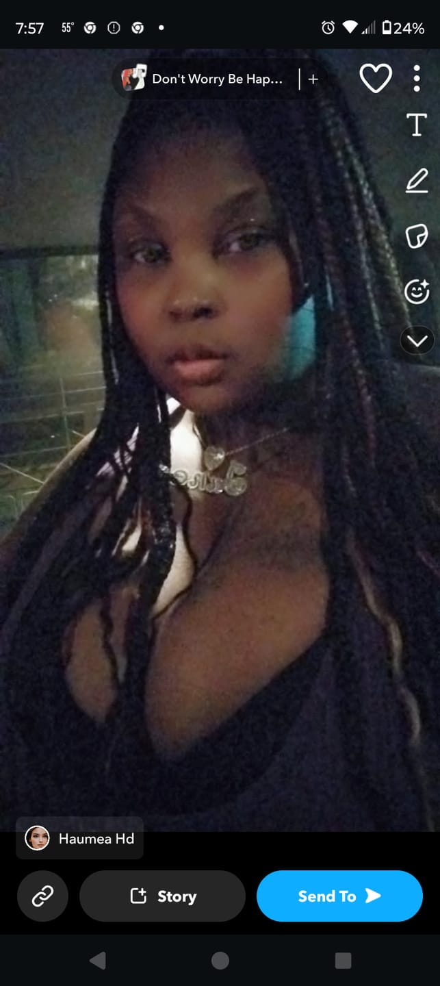 Customer photo review of ICED HEART CUSTOM CURSIVE NAME BAGUETTE NECKLACE