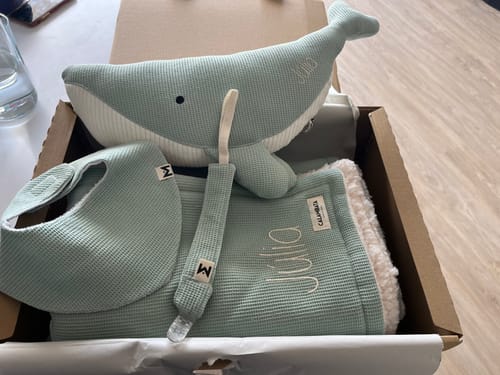 Customer photo review of Pack peluche ballena Susi invierno