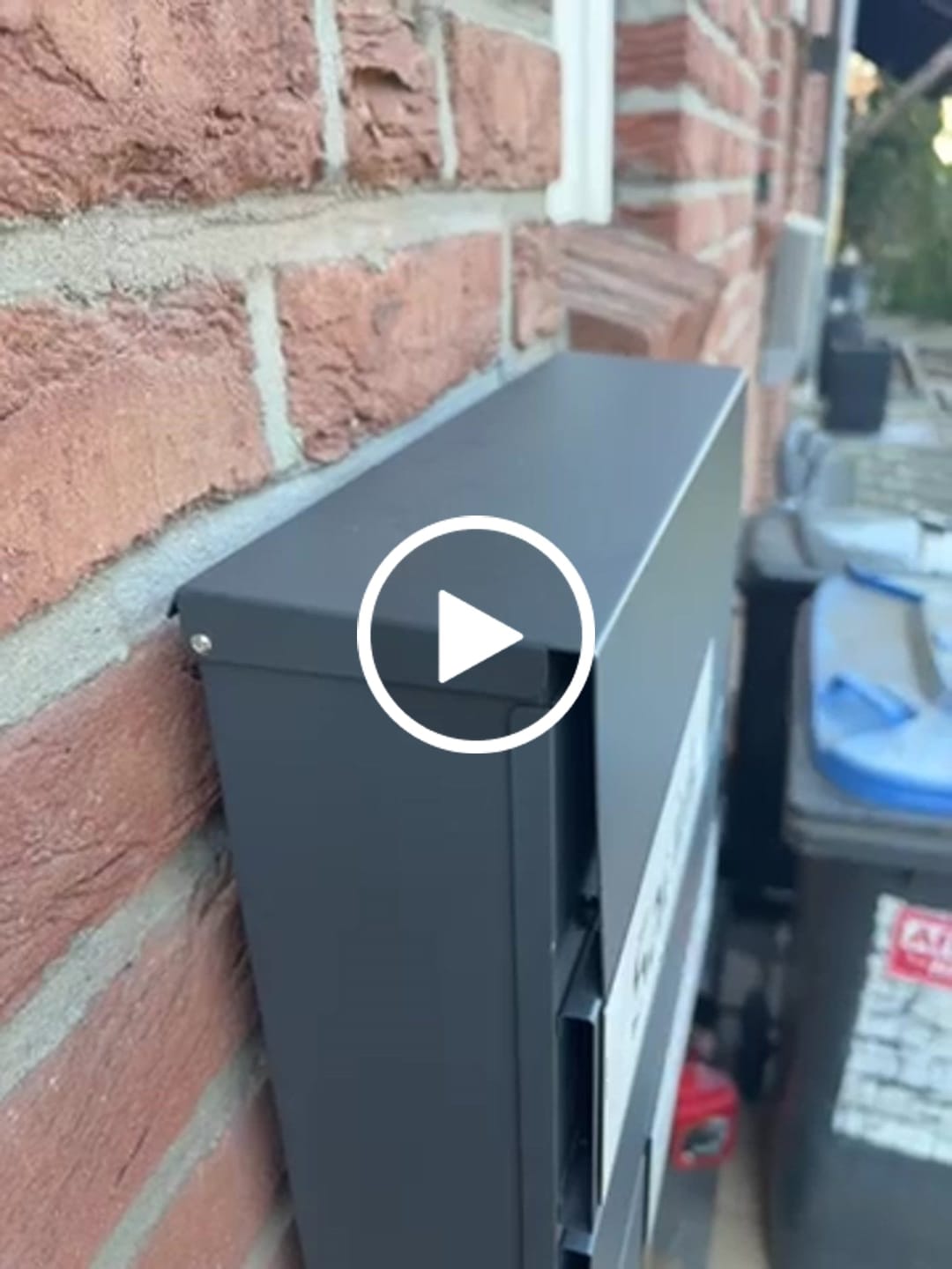 Customer video review of Absenkautomatik für Briefkastendeckel