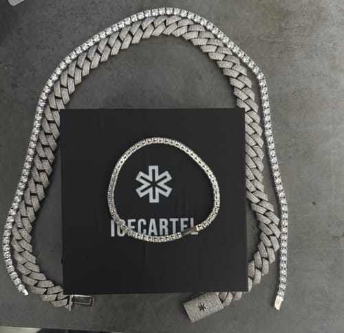 Customer photo review of Diamond Essentials Bundle 14K White Gold