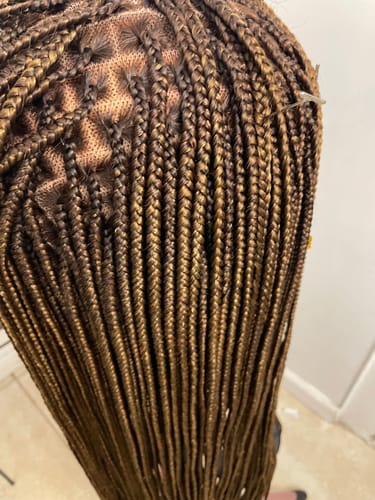 Customer photo review of Beyoncé Honey Blonde Knotless Braid Wig "Premium Swiss Full Lace"