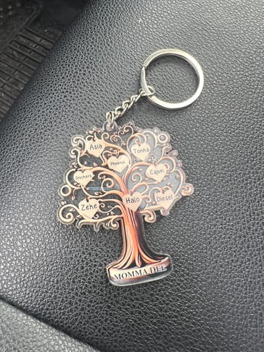 Customer photo review of Family Tree Name - Gifts For Grandmas, Families, Gifts From Children Grandchildren Personalized Acrylic Keychain