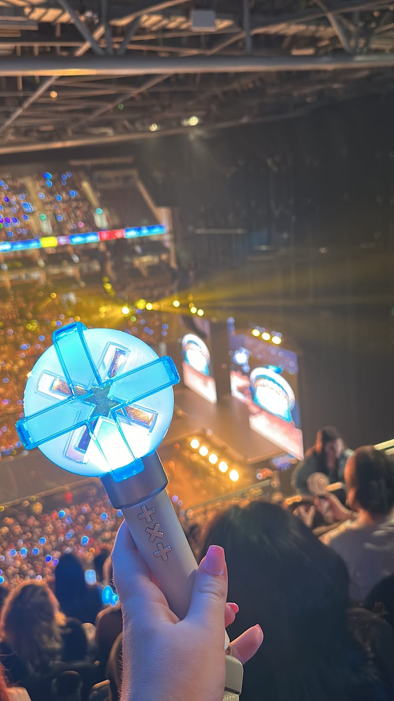 Customer photo review of TXT - OFFICIAL LIGHT STICK VER.2