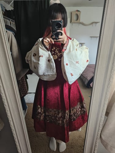 Customer photo review of Qiyuan Pinguo 祈愿苹果 Wishing Apple Modernized Ming Tieli Dress & Yuanling Overskirt Set