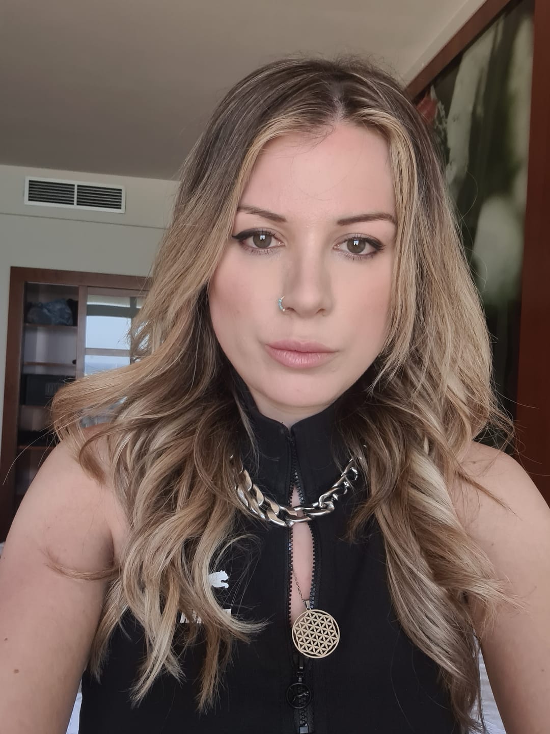 Customer photo review of Stranded 16" Lace Clip-in Human Hair Extension (140g) #10/613 Camelia