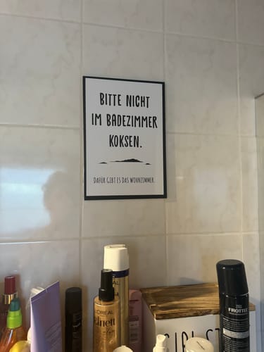 Kundenbewertung mit Foto zu Holzschild Bitte nicht im Badezimmer koksen
