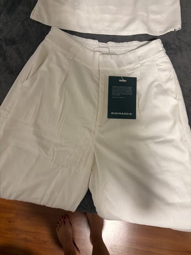 Beatriz A. review of Calça Pantalona Graviola Off White + Forro image 1 out of 3