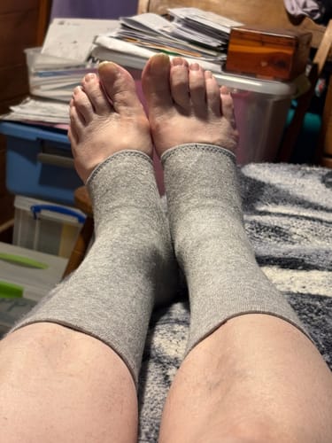 Customer photo review of Premium Anti-Fatigue Bamboo Footsleeves