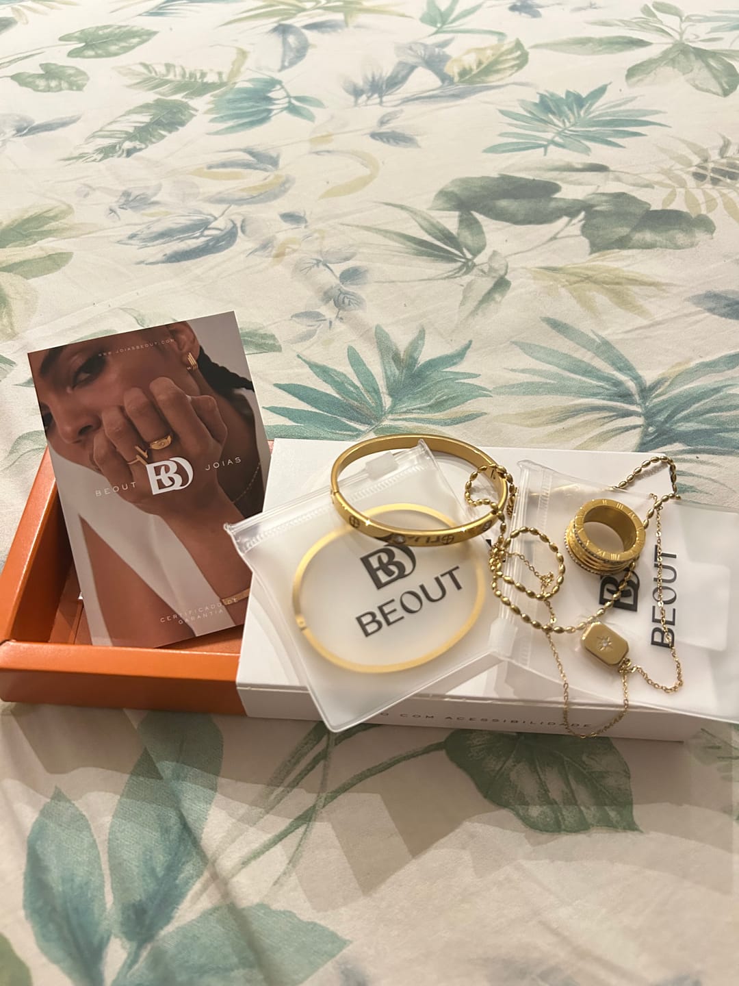 Customer photo review of Pulseira Riviera Banhada em Ouro 18k