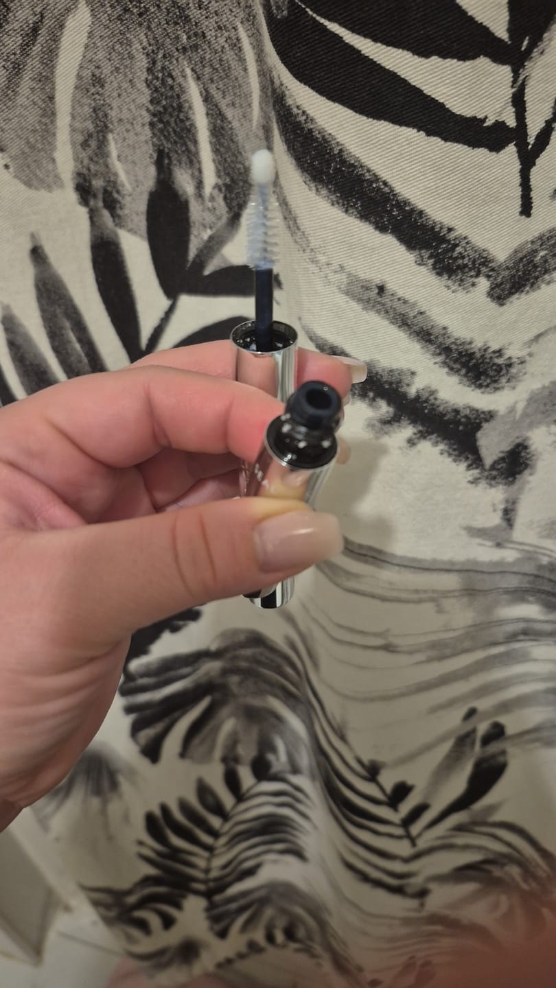Customer photo review of DualHold Bond & Seal - Black 14ml