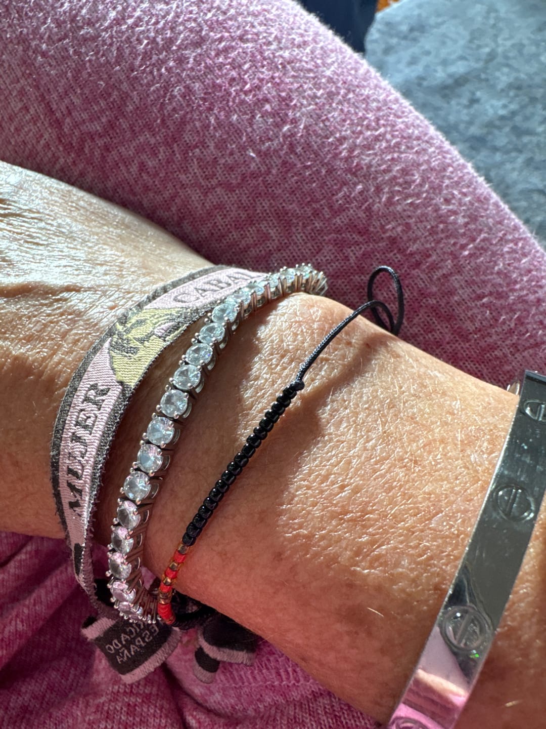 Customer photo review of 4mm Tennis Chain Unisex Bracelet