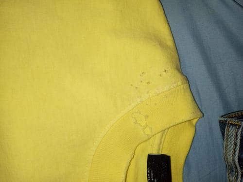 Customer photo review of Hellstar Cracked Logo Distress Tee Yellow