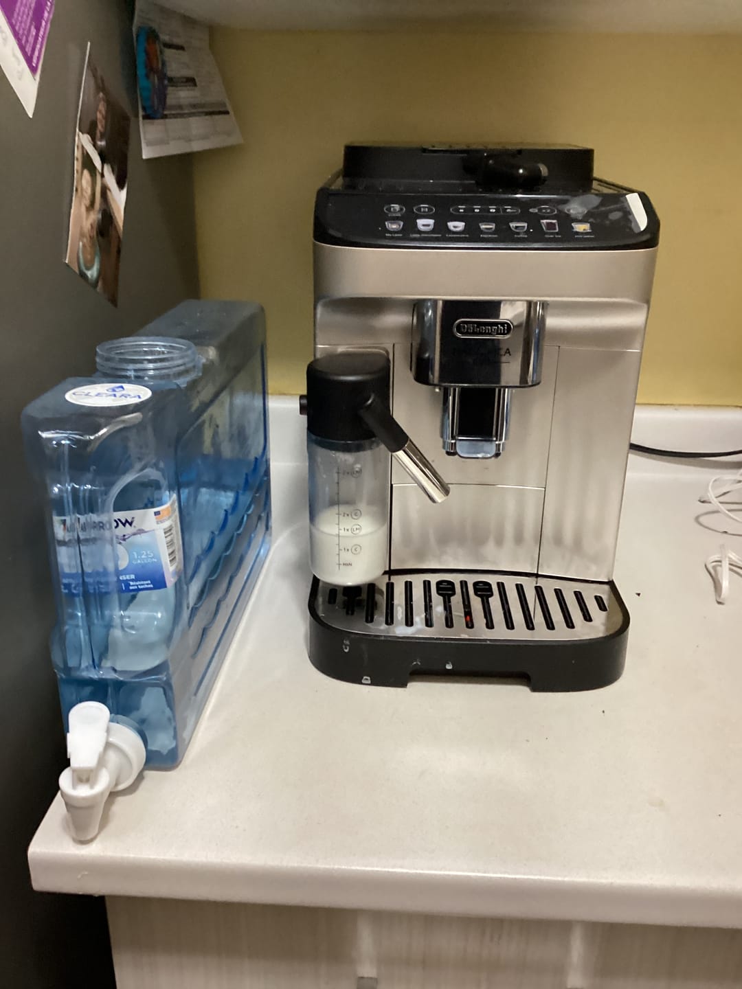 Customer photo review of DeLonghi - Magnifica EVO (ECAM29084SB)