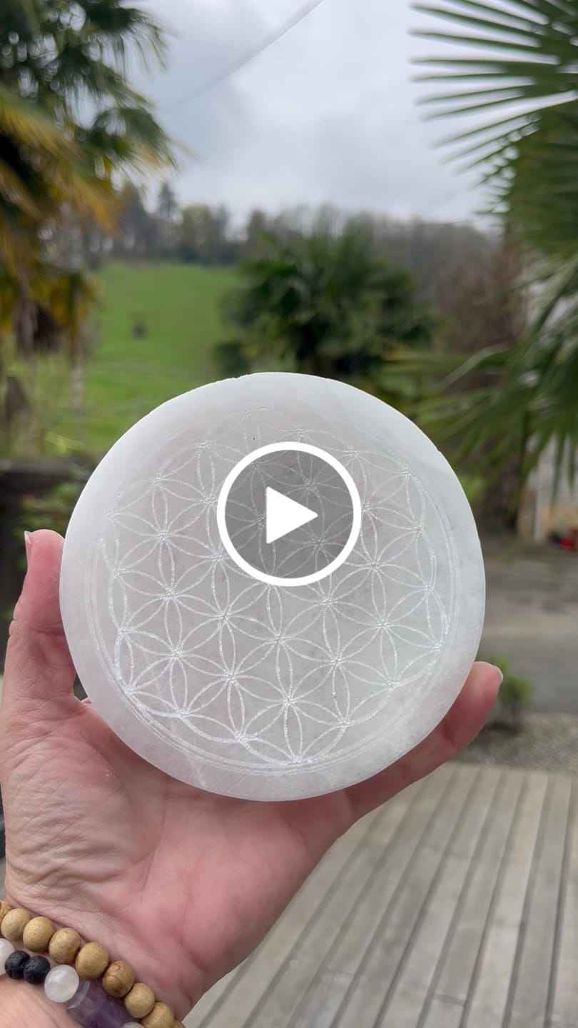 Customer video review of Plateau "Fleur de vie"