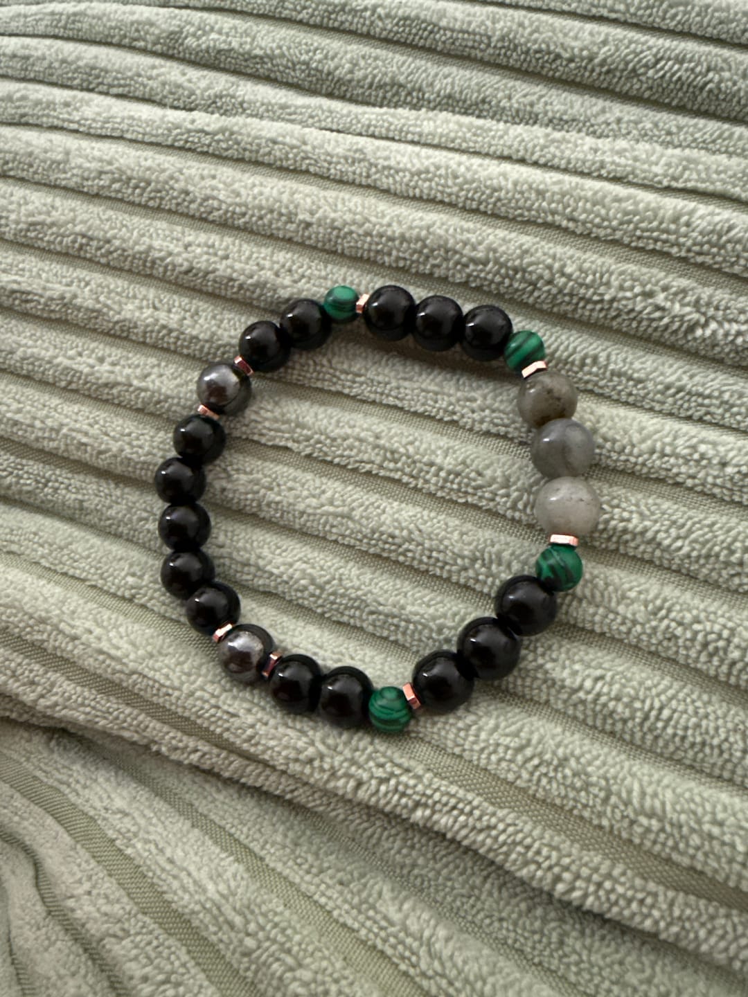 Customer photo review of Olivenorma 8mm Obsidian Labradorit Türkis Perlen Armband