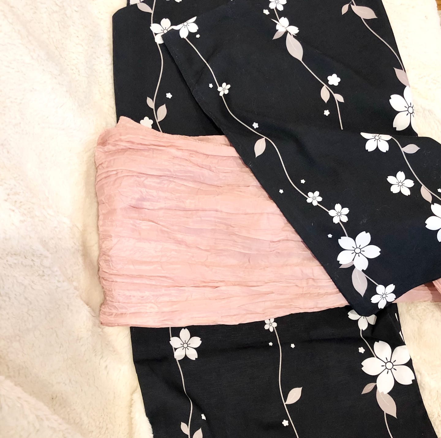 Customer photo review of Yukata Kimono Plus Size - Simple Cherry Blossoms in Black (Style #1004)