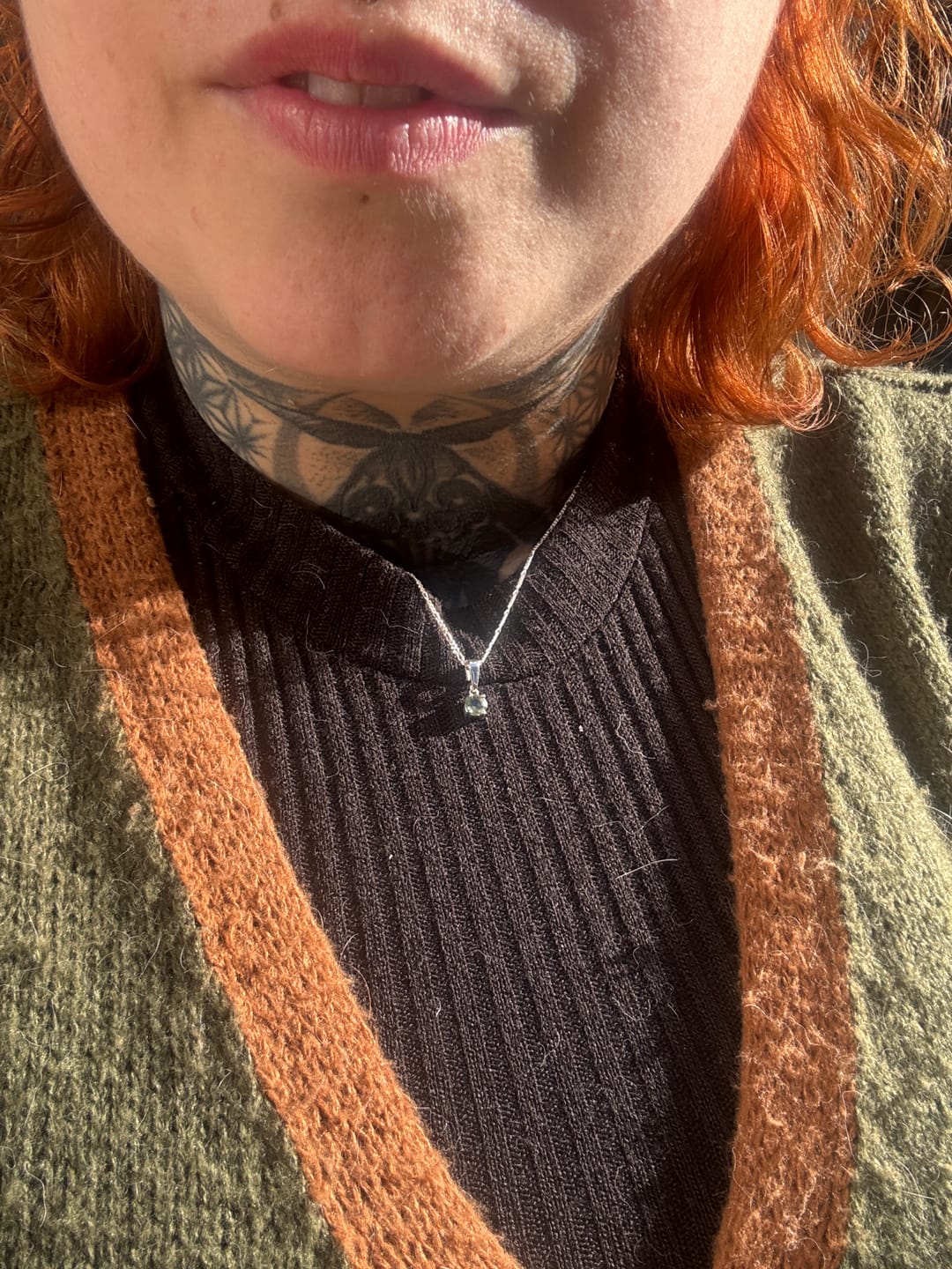 Customer photo review of Colgante Moldavita Facetada | Circular Pequeño | Buena suerte - Espiritualidad