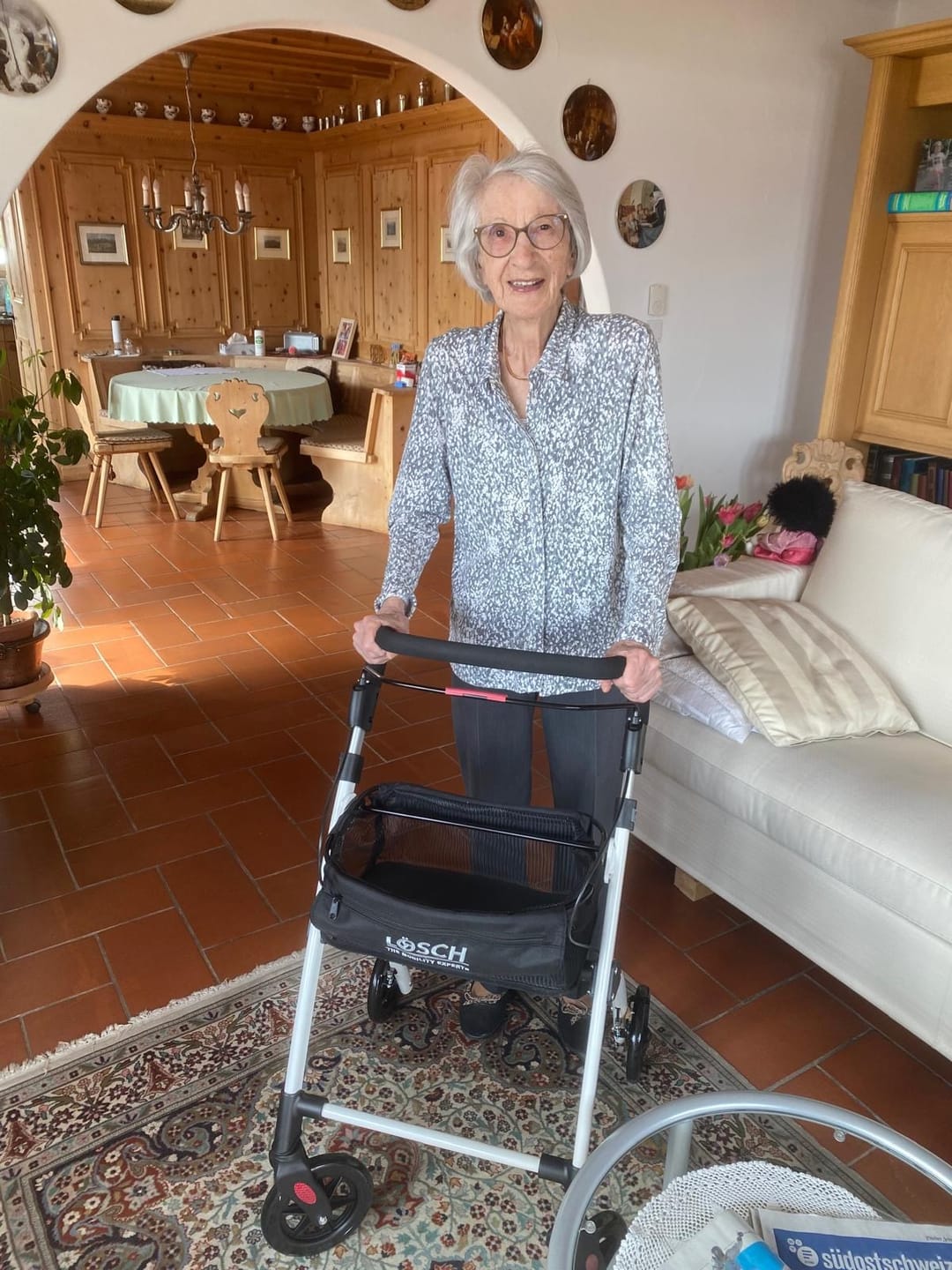 Customer photo review of Rollator Casa Soft schmal für Wohnung & Innenbereich