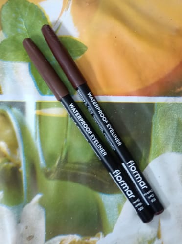 Customer photo review of Flormar Waterproof EyeLiner Pencil