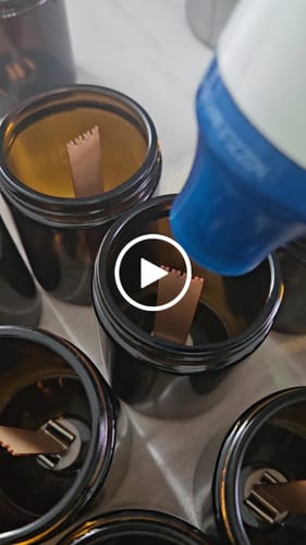 Customer video review of Tarro ámbar con tapa negra de 180 ml