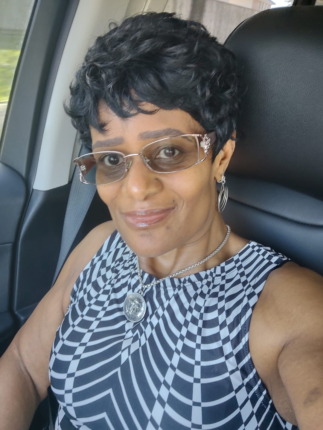 Customer photo review of Sensationnel Instant Fashion Full Wig - ANITA
