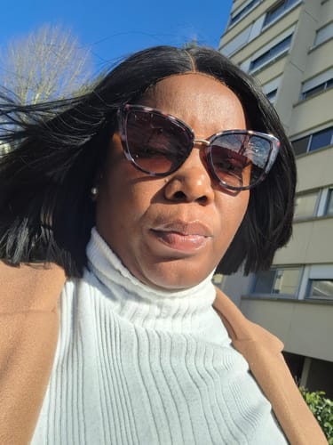 Customer photo review of Premium Plus Lightening Facial Beauty Bar