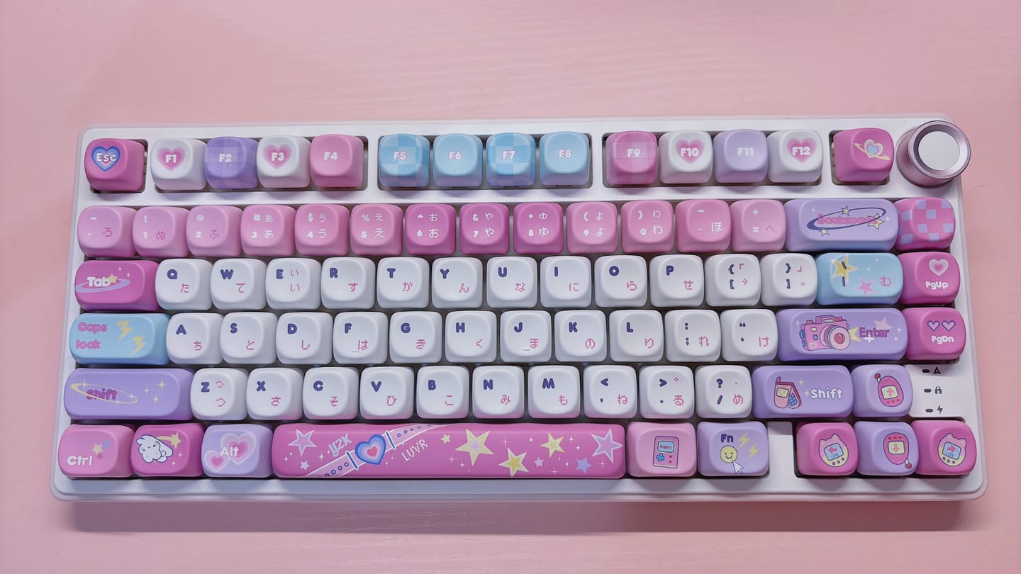 Customer photo review of KiiBOOM x Elyxirine Digital Dreams: Pastel Y2K Keycap Set