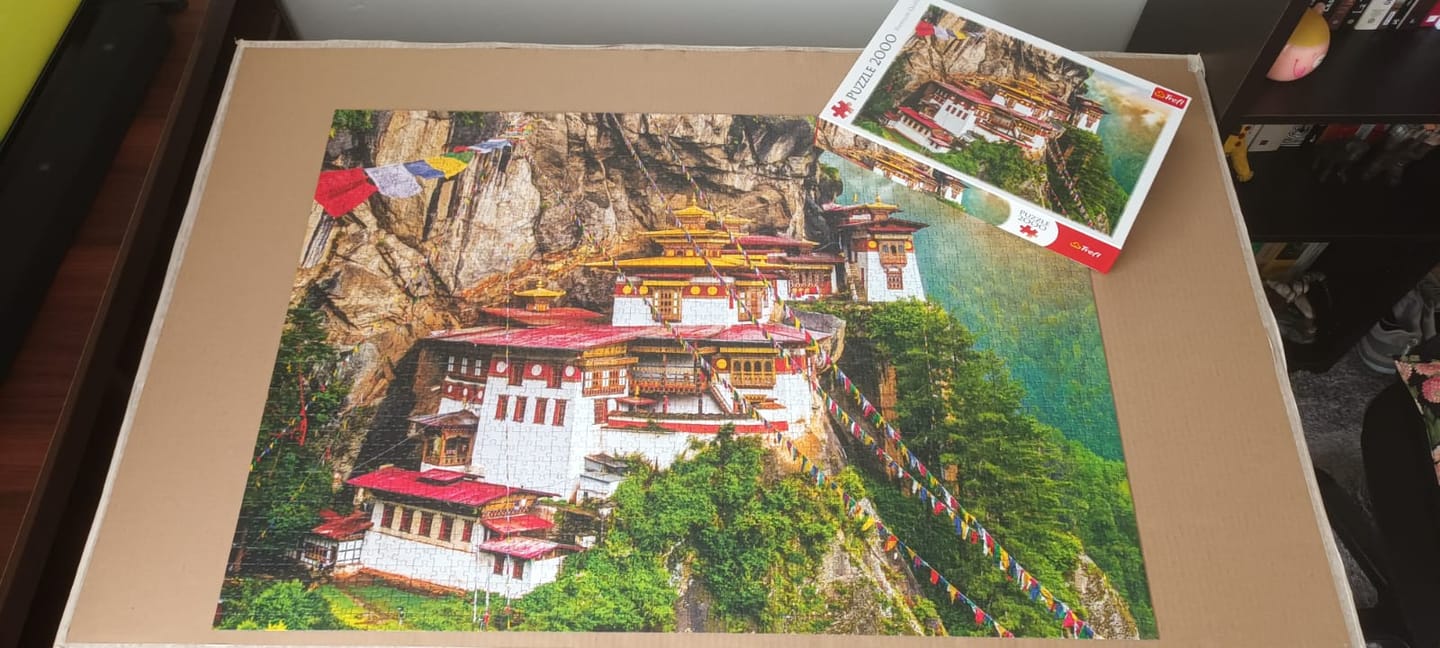 Customer photo review of Puzzle 2000 Piezas - Tiger's Nest, Bhutan